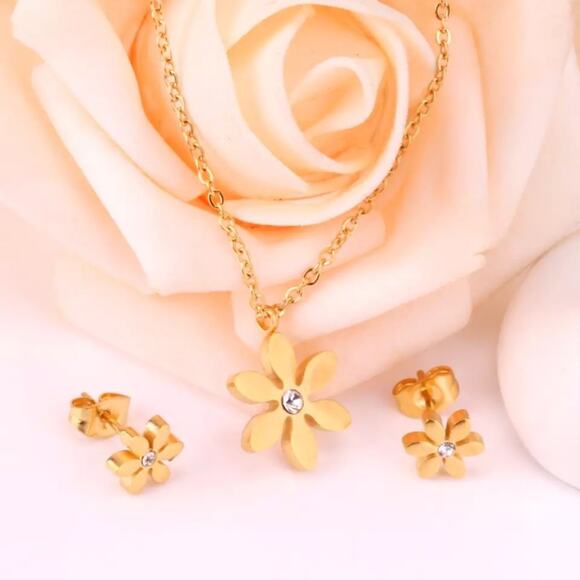 Gold Plated Flower Necklace & Earring Set - Picture 3 of 4